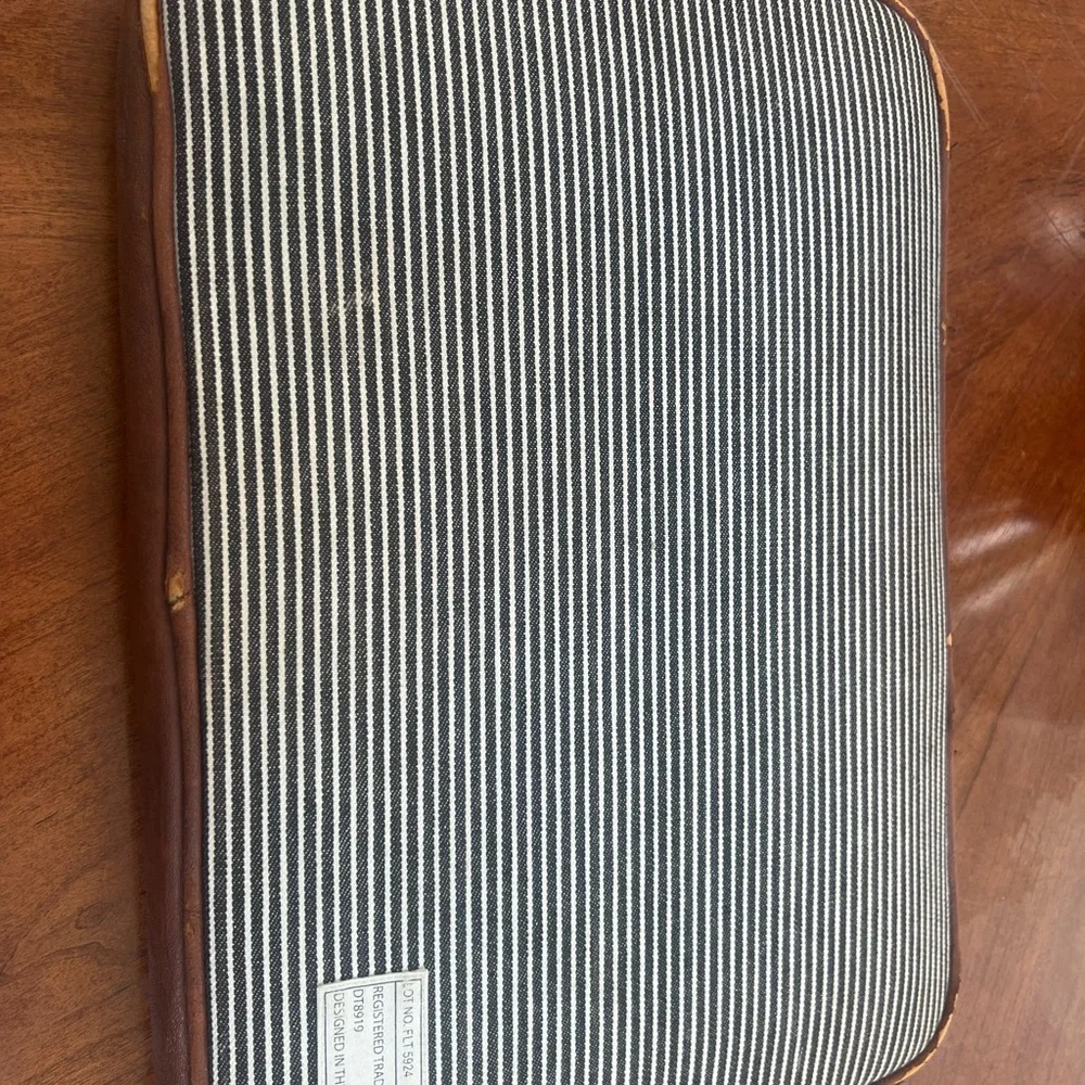 Laptop sleeve